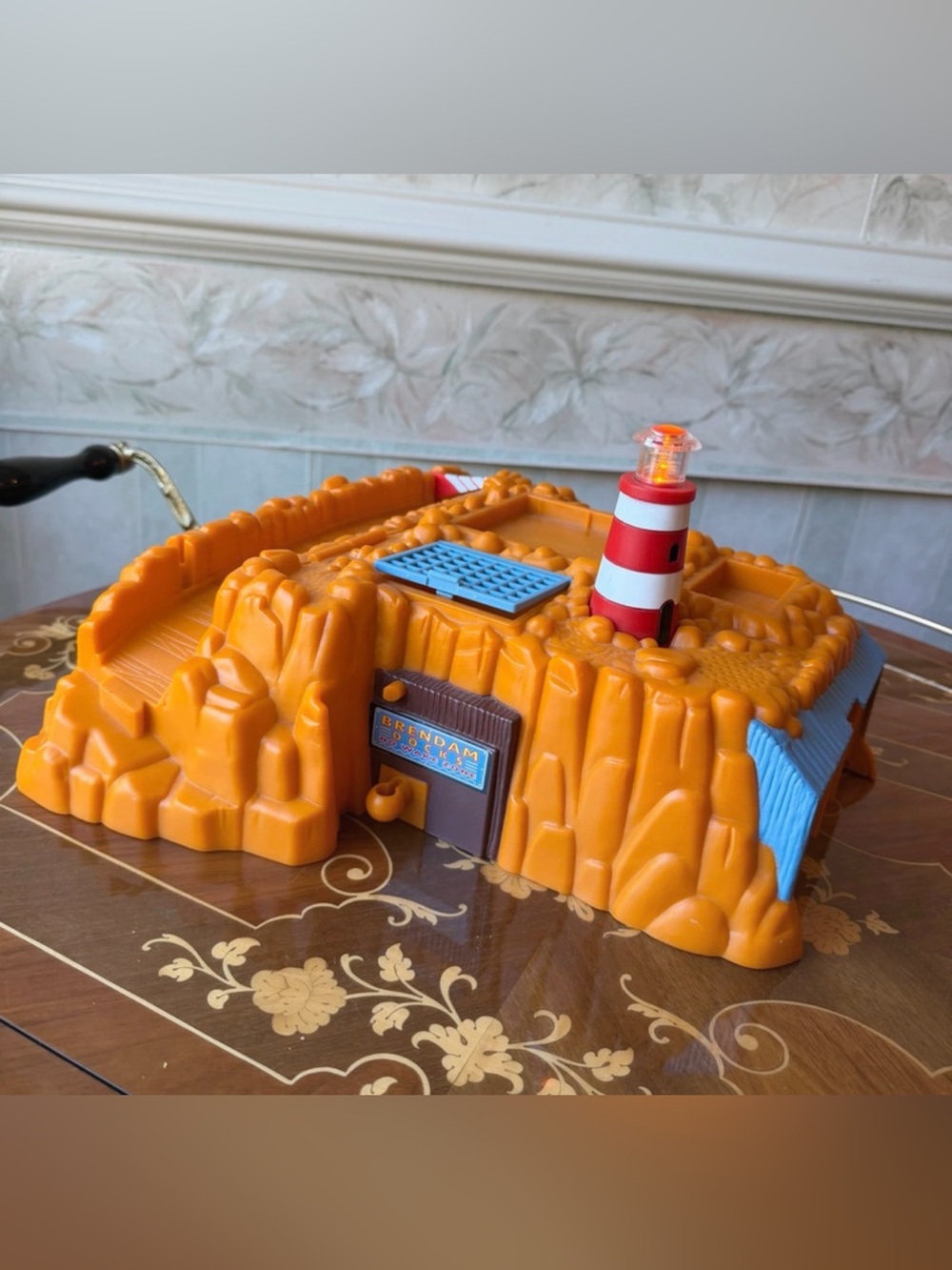 Vintage Thomas & Friends Take Along Brendam
Docks Electronic Playset